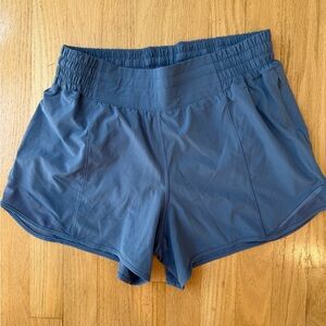 Lululemon Hotty Hot low-rise lined short sz 8 blue 4” excellent condition
